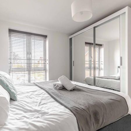 2 Bed & 2 Bath Cosy Apartment Slough- Free Parking Extérieur photo