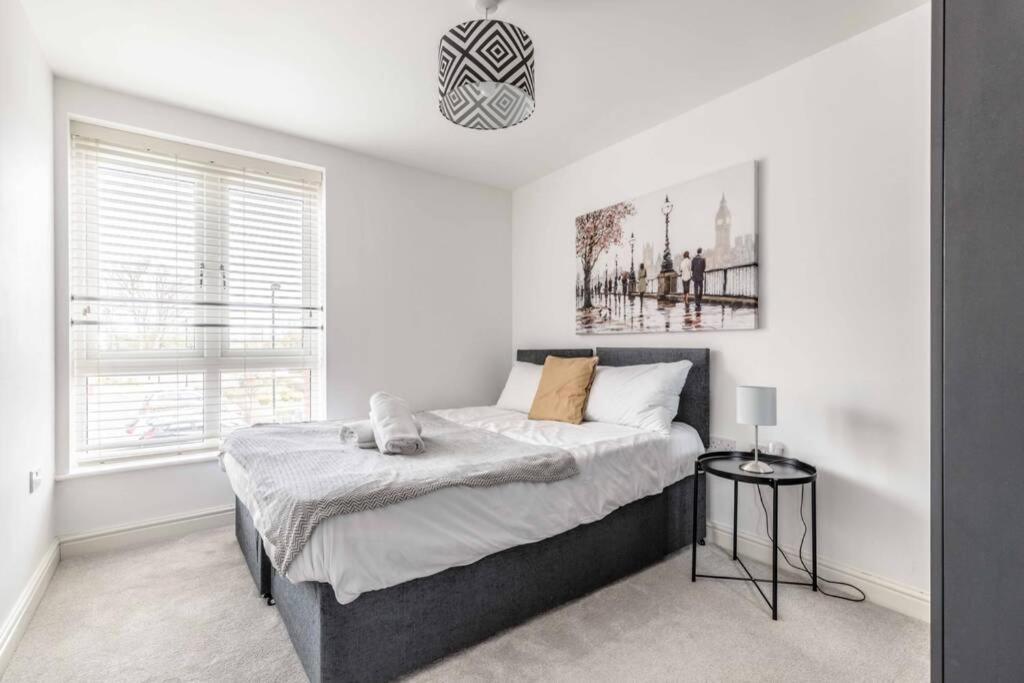 2 Bed & 2 Bath Cosy Apartment Slough- Free Parking Extérieur photo