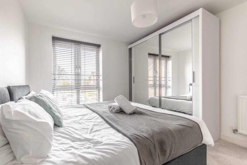 2 Bed & 2 Bath Cosy Apartment Slough- Free Parking Extérieur photo